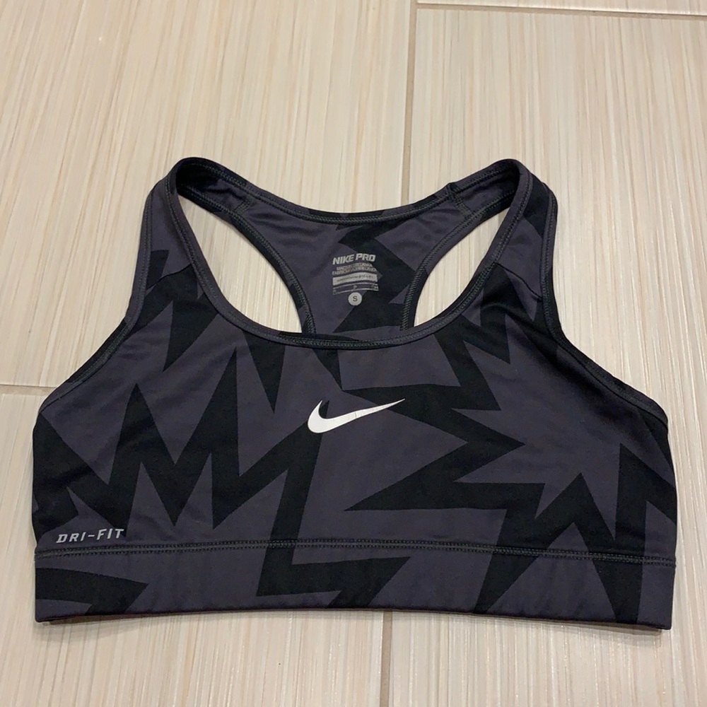 Nike Women’s Pro Swoosh Bra Tops